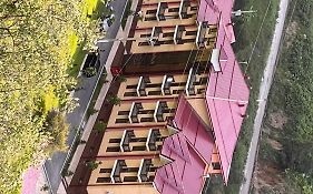 Everest Plaza